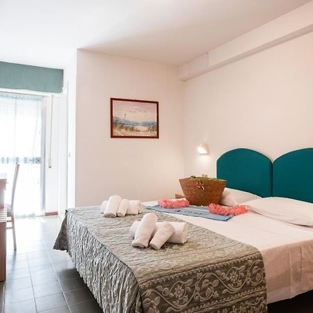 Blu Star Hotel Gabicce Mare Exterior photo