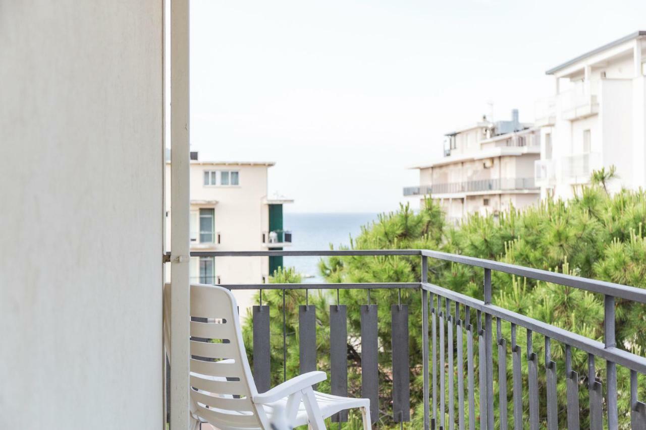 Blu Star Hotel Gabicce Mare Exterior photo